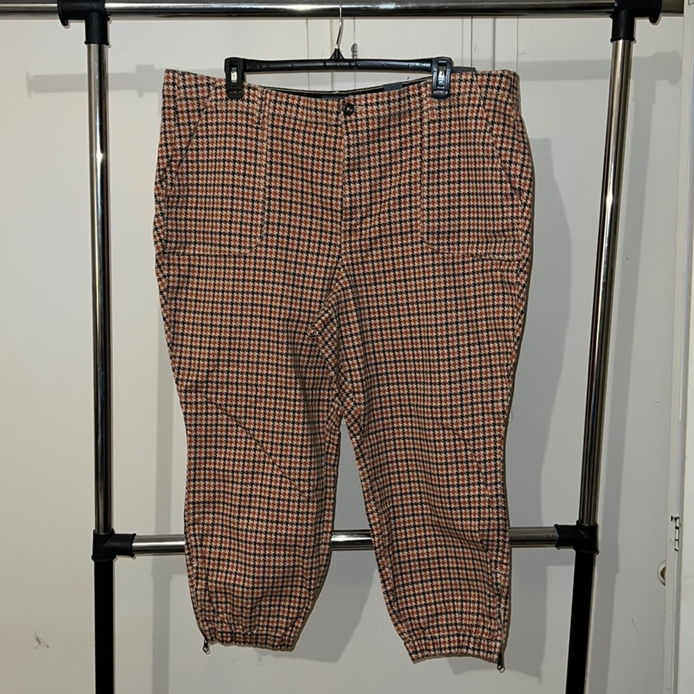 Torrid Size 26 Orange and Black Houndstooth Jogger Pants NWT